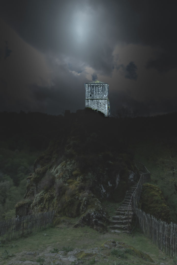 Les Tours de Merle Tours sous la lune@PierreLeygonie